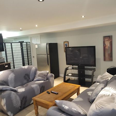 Lovely Guest Entire Apartment Minutes From Ottawa Airport Buitenkant foto