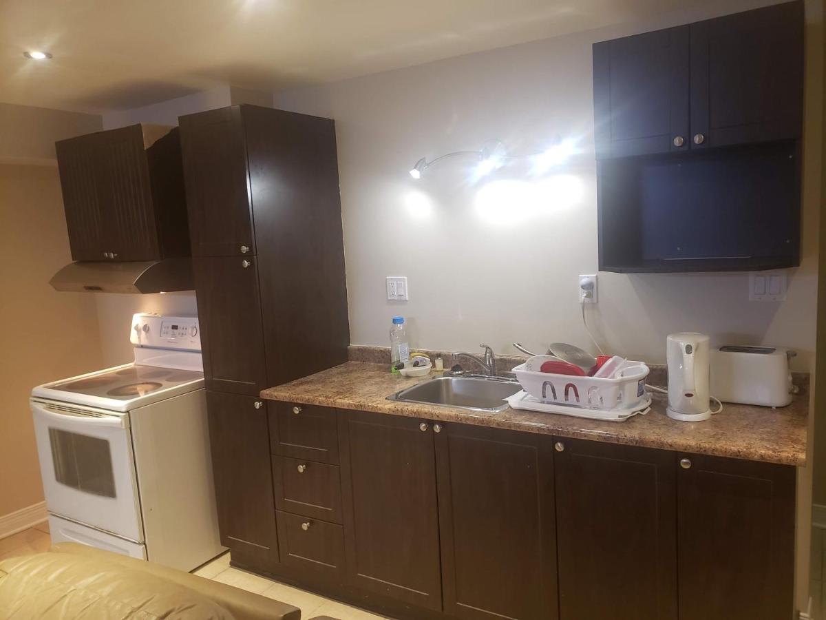Lovely Guest Entire Apartment Minutes From Ottawa Airport Buitenkant foto