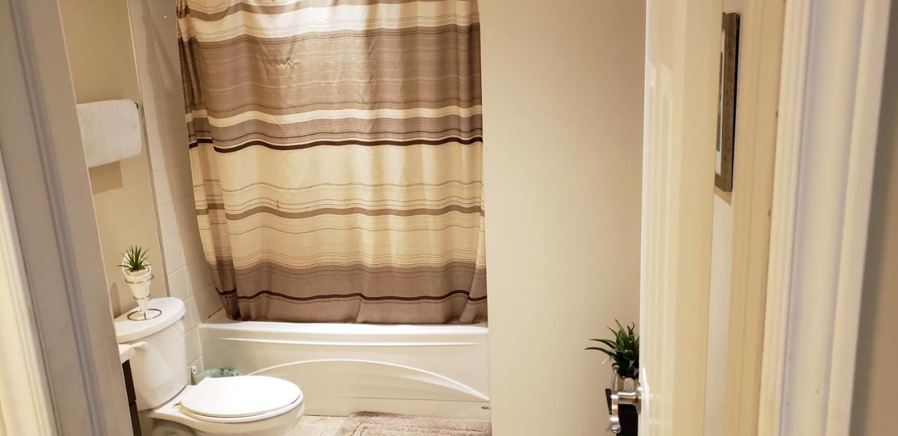 Lovely Guest Entire Apartment Minutes From Ottawa Airport Buitenkant foto