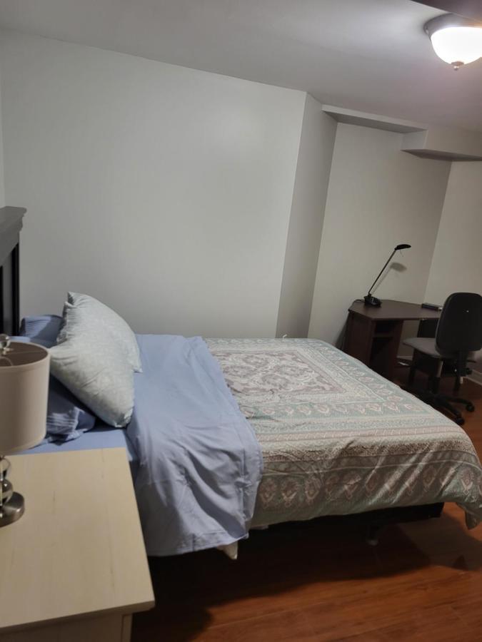Lovely Guest Entire Apartment Minutes From Ottawa Airport Buitenkant foto