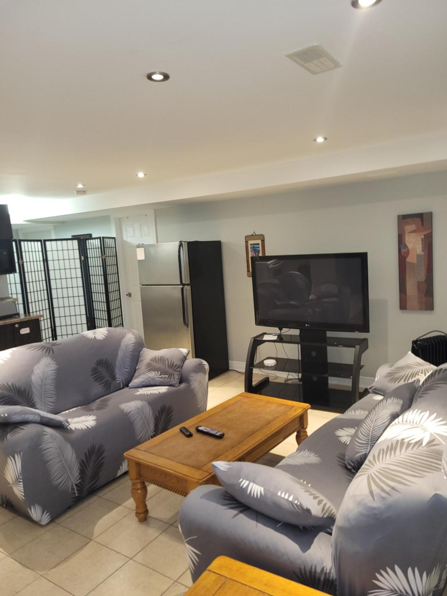 Lovely Guest Entire Apartment Minutes From Ottawa Airport Buitenkant foto
